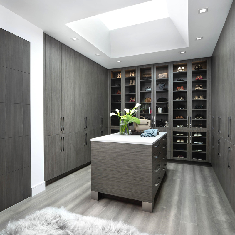 Modern Home Beżowo-szara melamina Spacer w szafie Szklane drzwi do garderoby