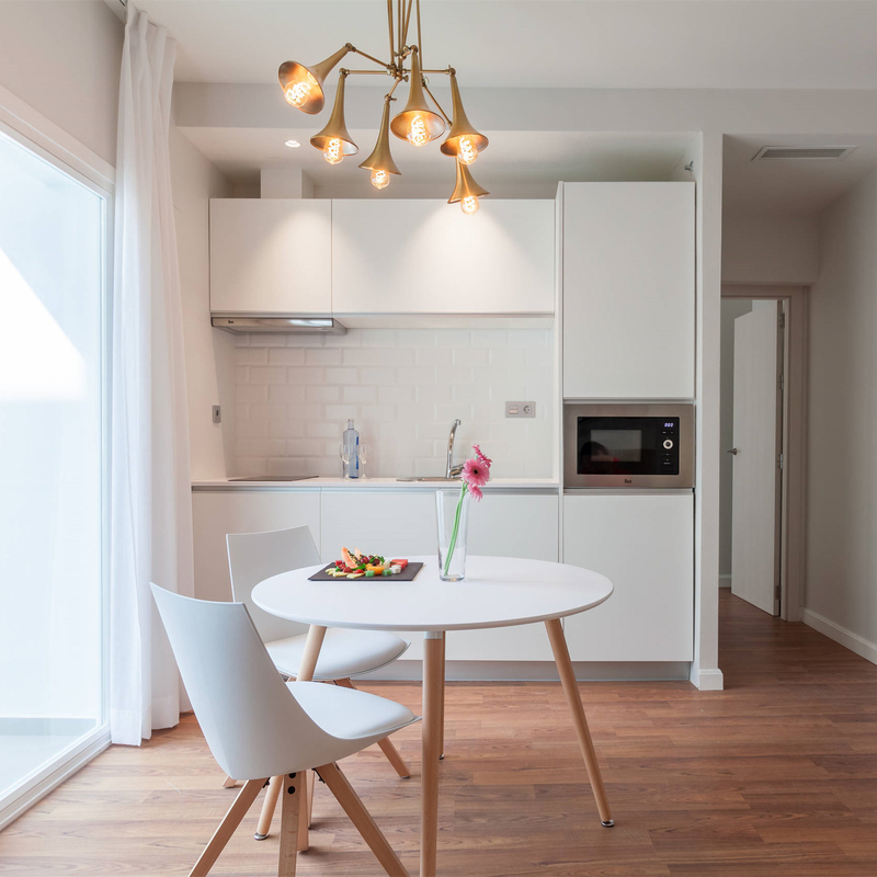 Home Poprawa Kuchnia szafa Ghana Lakier Matt Mini Małe drewniane kuchnie Design szafy wiszącej